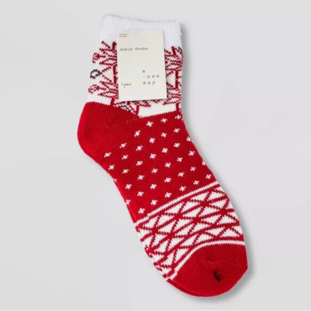 NWT Women’s Snowflake Double Lined Cozy 
Ankle Socks - A New Day Red/Whi…
